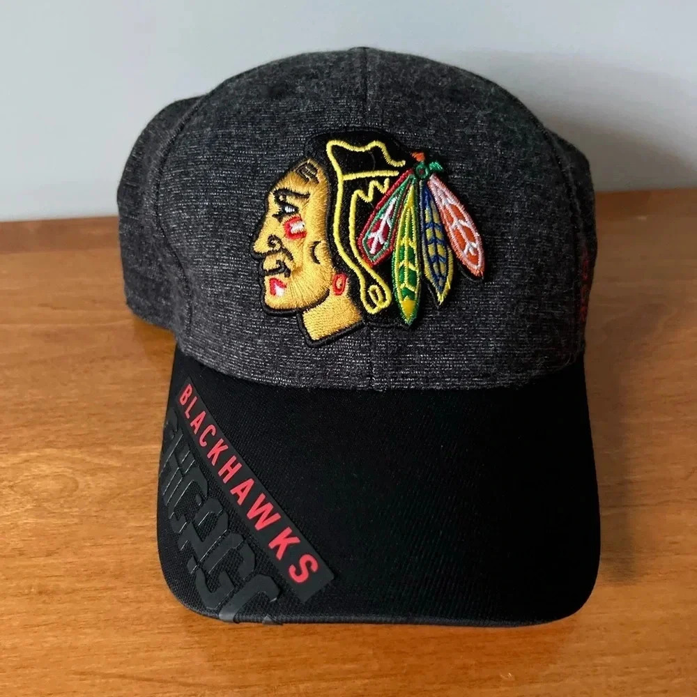 Reebok Chicago Blackhawks NHL Baseball Hat | S/M
